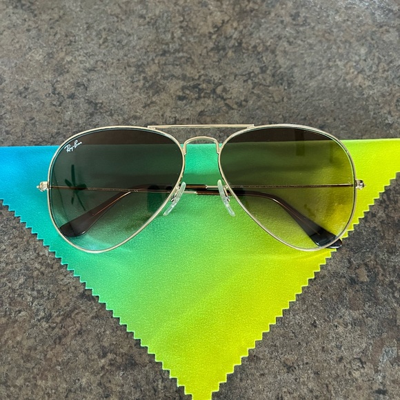 Ray-Ban Aviator Sunglasses - Picture 1 of 6